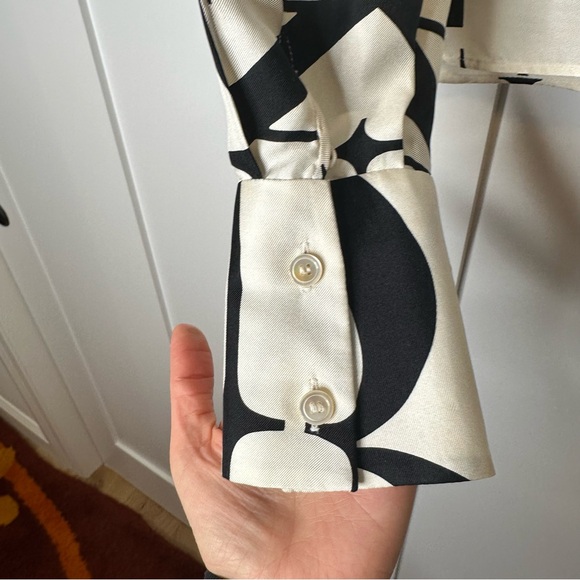 Vintage Valentino! Logomania black and white Blouse with detached tie/scarf - Picture 4 of 12